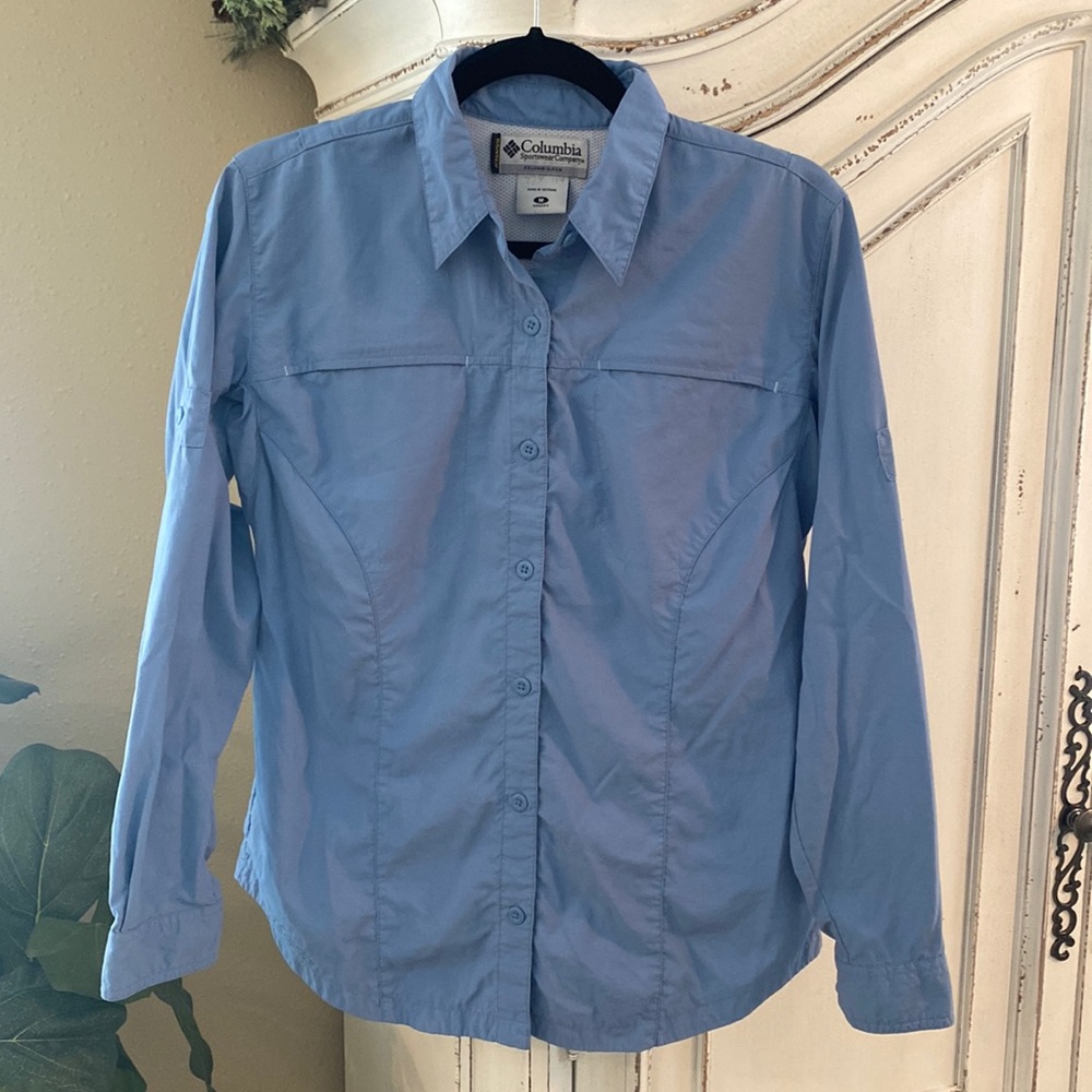 Columbia Titanium Blue Button Down Shirt, Women’s size Medium